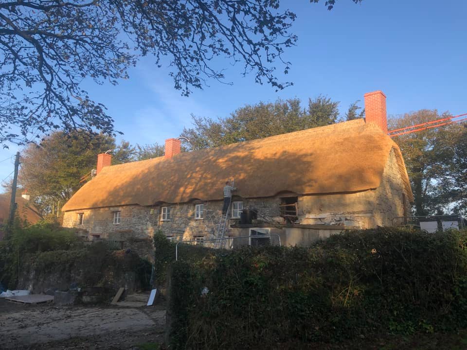 thatched-cottage-roog